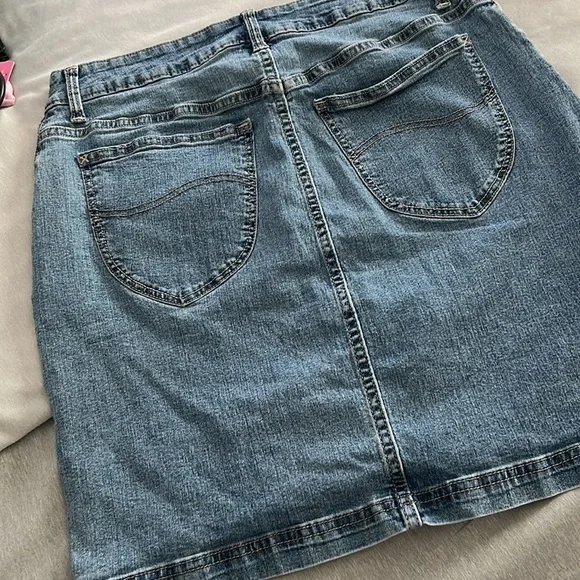 Lee Riders denim skirt - Picture 5 of 6